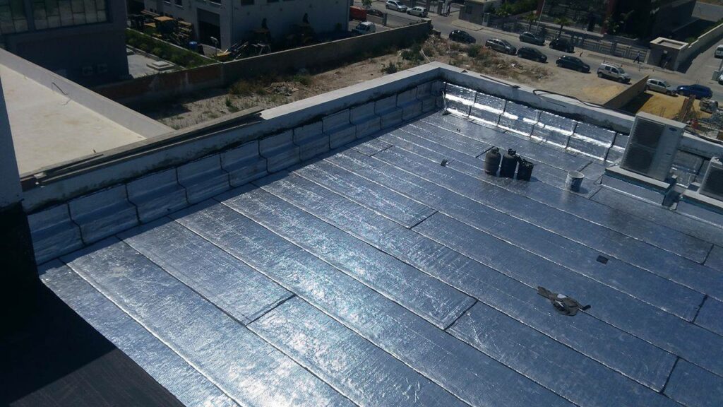 Etanchéité auto-protégé avec des feuilles en Aluminium